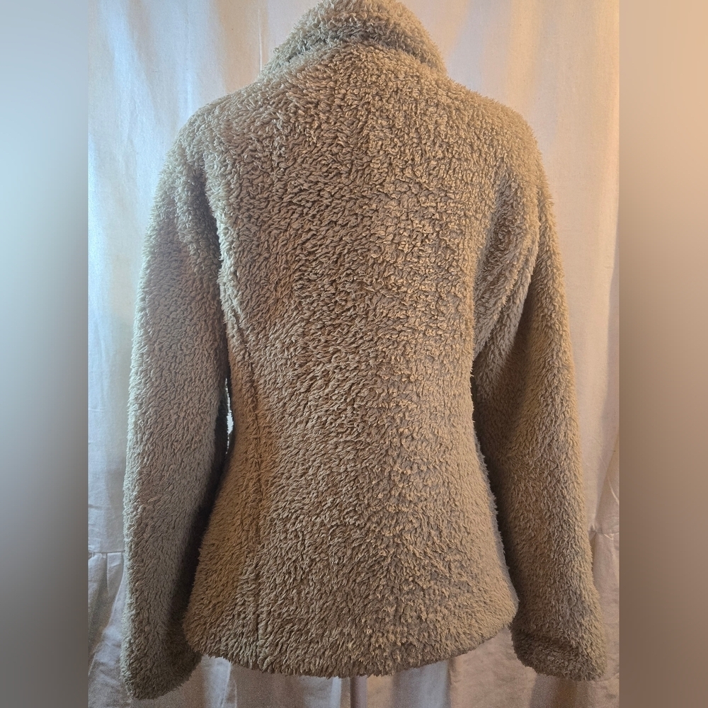 Patagonia Women's Cream Teddy Jacket - Picture 7 of 7